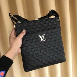 Picture of LV Mens Bags _SKUfw97613657fw